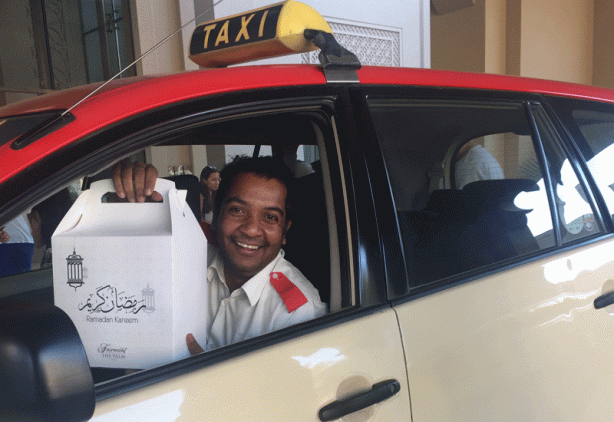 PHOTOS: UAE hotels donate iftar meals to cab drivers-2